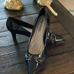 Easy Street Black Women's Shoes